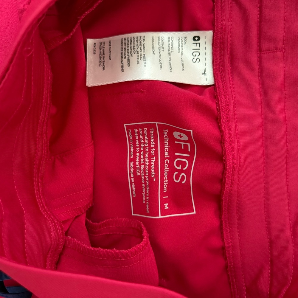 Figs Hot Pink Technical Collection Set (Top & Pants) - Picture 6 of 7